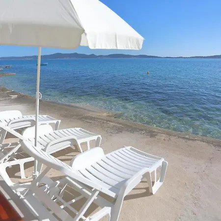 Beach House Adria Бибинье