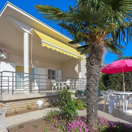Beach House Adria Bibinje